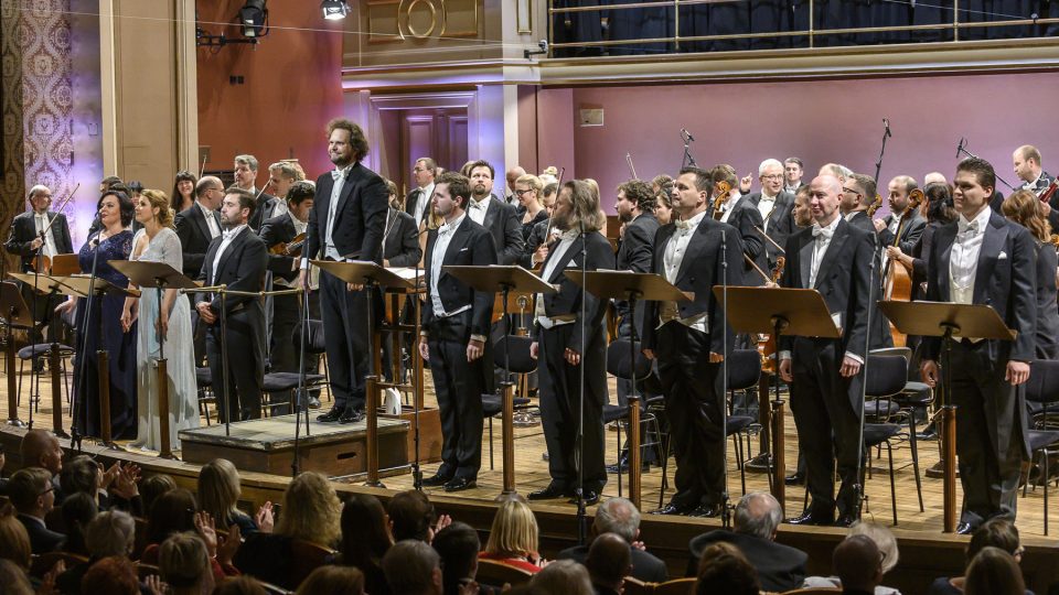 Dvořákova Praha 2019 – Král a uhlíř. V hlavních rolích: Roman Hoza, Jozef Benci, Kateřina Kněžíková, Richard Samek a další. Spoluúčinkuje Symfonický orchestr Českého rozhlasu a Pražský filharmonický sbor (sbormistr Lukáš Vasilek), dirigent Tomáš Brauner