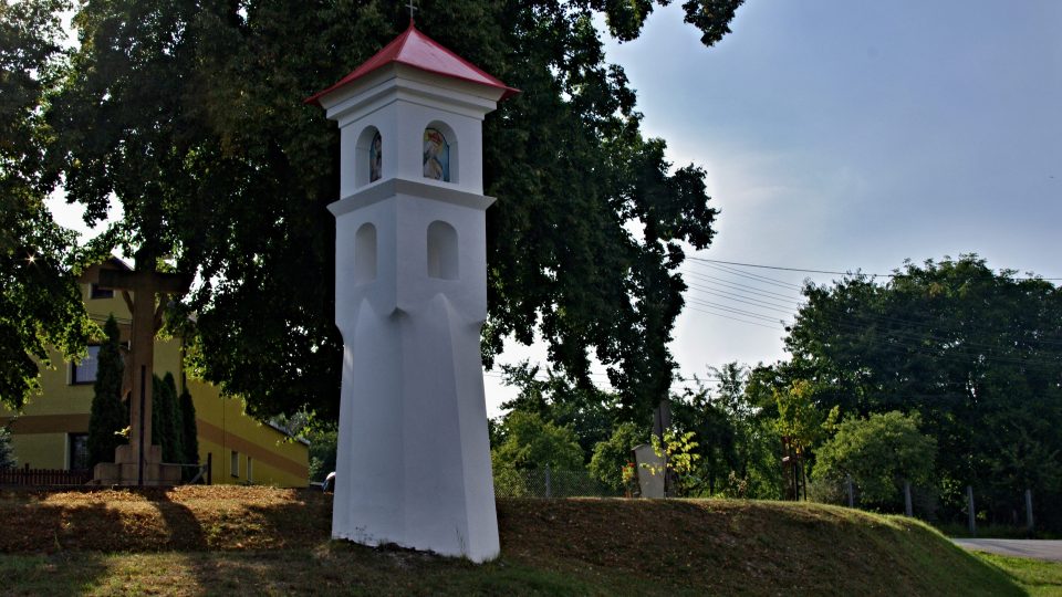 V Polomí prý Josef Mánes vyzdobil kapličku. Obraz se však později ztratil