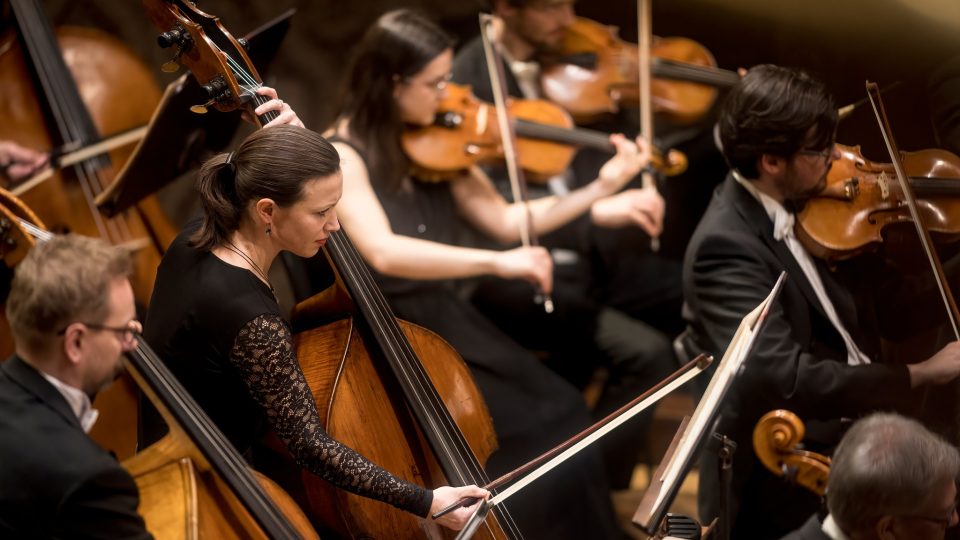 Smetana-Suk-Srnka, rozhlasové symfoniky řídil šéfdirigent Petr Popelka, na cembalo hrál Mahan Esfahani