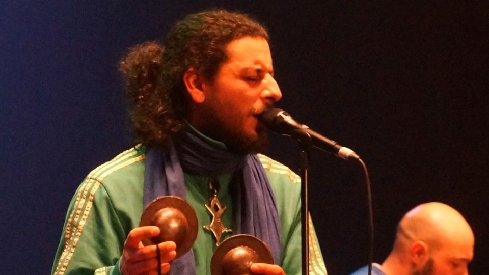 Tiwiza z Alžíru hraje na krakebo 