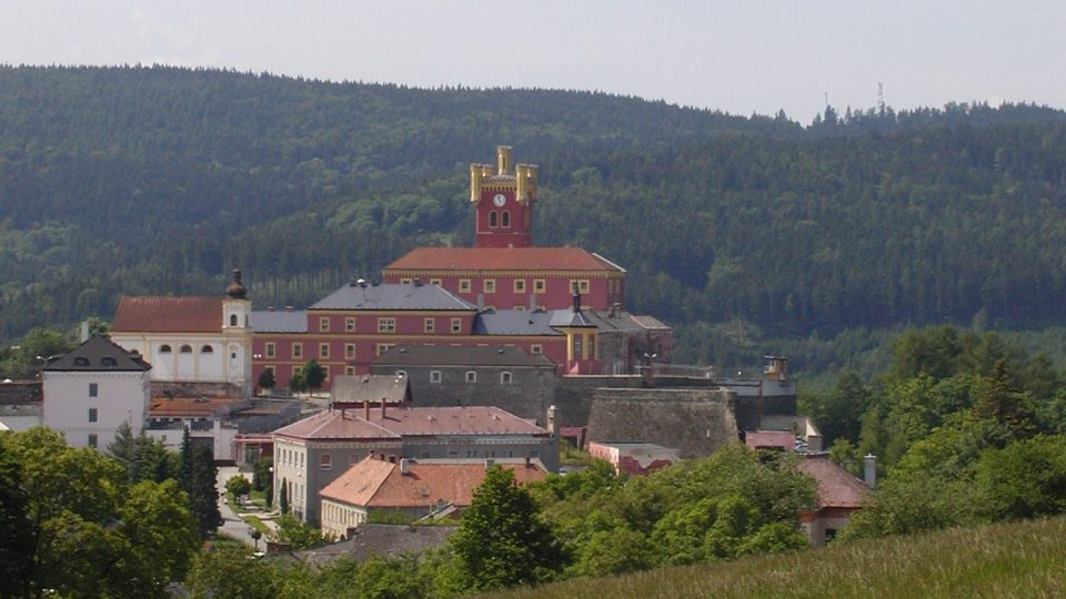 Mírov proslulý zdejší věznicí byl jedním z prvních působišť Josefa Kocourka na Moravě