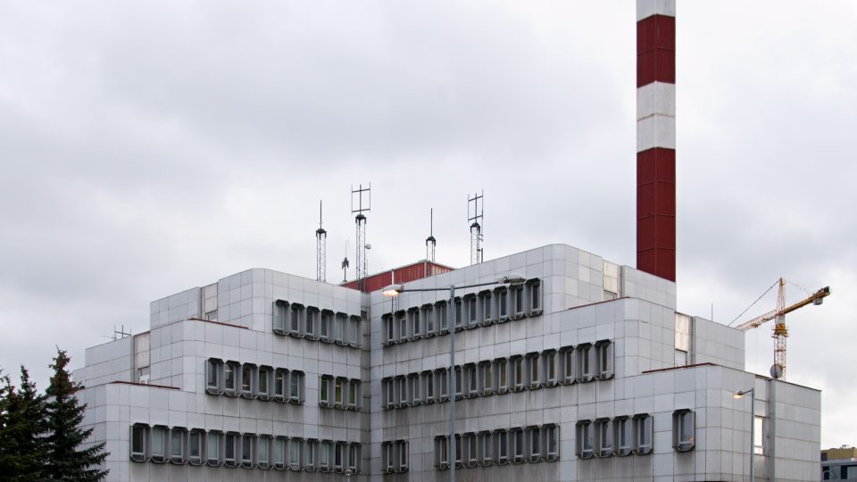 Telefonní ústředna v Hradci Králové, správní budova s ventilační věží