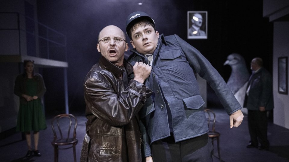 Jakub Albrecht, Teodor Dlugoš (Ostře sledované vlaky) | foto: Martin Špelda, Divadlo pod Palmovkou Jakub Albrecht, Teodor Dlugoš (Ostře sledované vlaky)