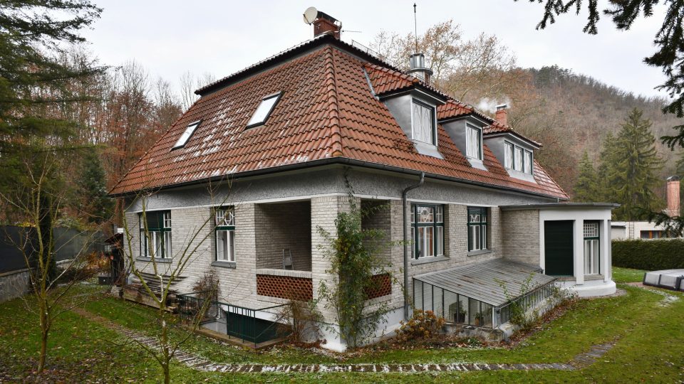 Kratochvílova vila architekta Jana Kotěry v Černošicích