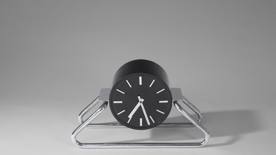 Erich Dieckmann: hodiny z ohýbaných ocelových trubek