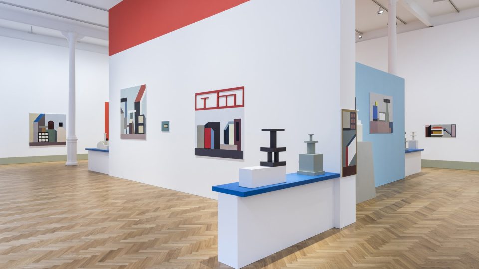 Výstavu Big Objects Not Always Silent představila Nathalie Du Pasquier v Kunsthalle Wien v roce 2016