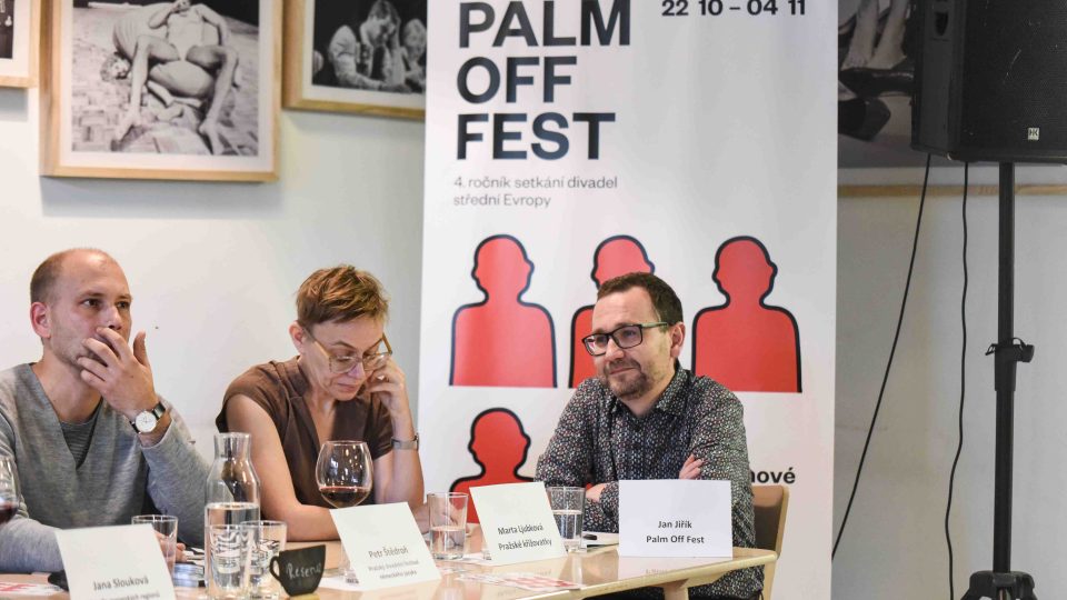 Český rozhlas Vltava uvedl na festivalu Palm Off Fest debatu s názvem Festivaly, kam se podíváš