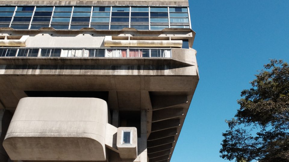 Národní knihovna Argentiny architekta Clorinda Testy v Buenos Aires