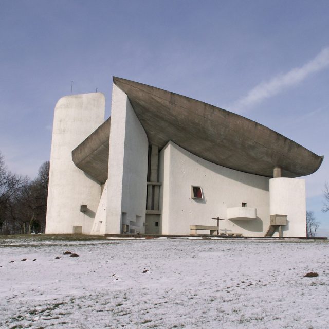 Notre Dame du Haut  (Le Corbusier) | foto: CC0 Public domain