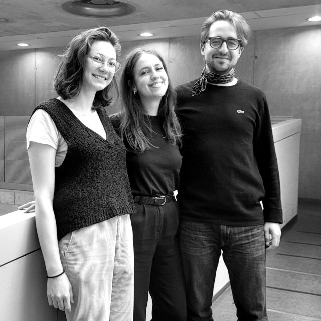 Producentka Barbora Drtílková  (Ta druhá),  producentka Natálie Pavlove  (Vinland,  Mořská sůl) a producent Matěj Paclík  (Mord) v ArtCafé | foto: Anna Mašátová,  Český rozhlas