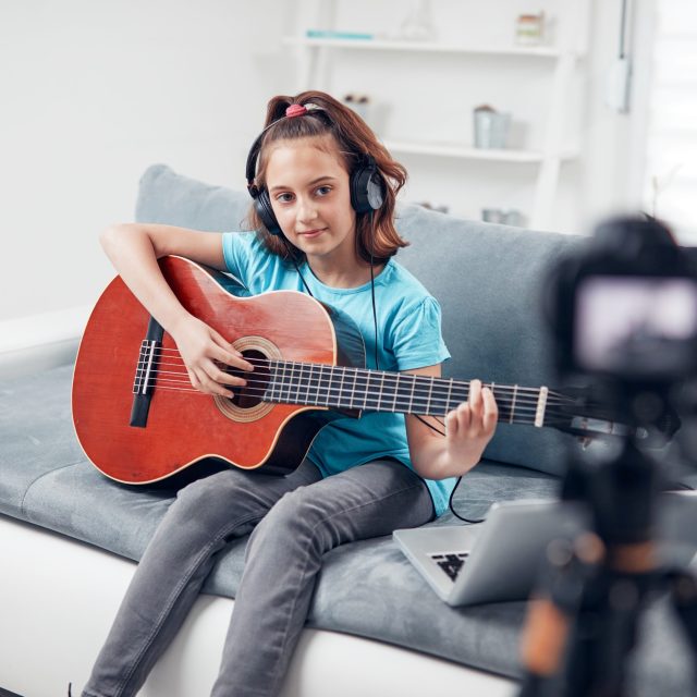 Hudební vzdělávání dětí online | foto: Profimedia