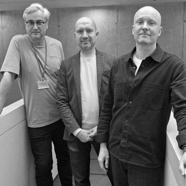 Rektor AVU Tomáš Pospiszyl,  Vojtěch Aubrecht z plzeňské Sutnarky a Evžen Šimera z VOŠ Scholastika | foto: Anna Mašátová,  Český rozhlas