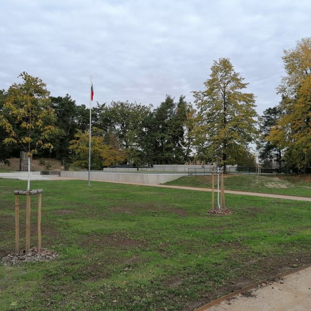 Nové muzeum Památníku Zámeček je zapuštěné do země | foto: Vojtěch Kyncl