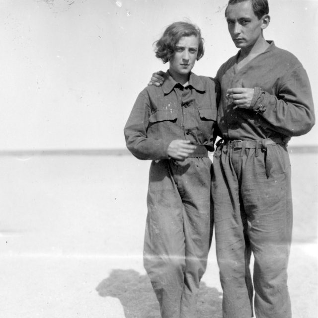 Anna-Eva Bergman and Hans Hartung,  Leucate,  France  (1929)  |  Gelatin silver print   24 × 18 cm | foto: Kunsthalle Praha