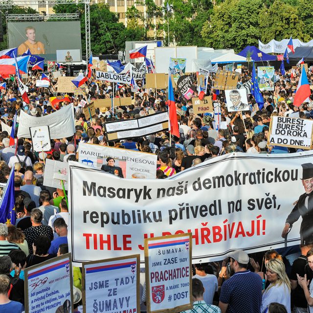 Miliony chvilek pro demokracii | foto: Ibra Ibrahimovič