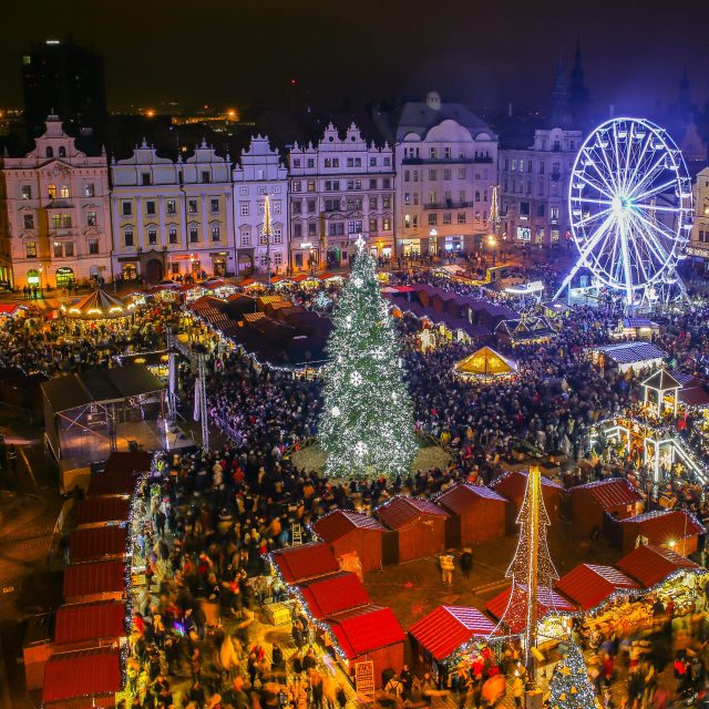 Vánoční trh v Plzni | foto: Profimedia
