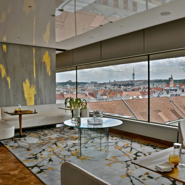 Restaurace Zlatá Praha s výhledem na Staré Město | foto: Tomáš Vodňanský,  Český rozhlas