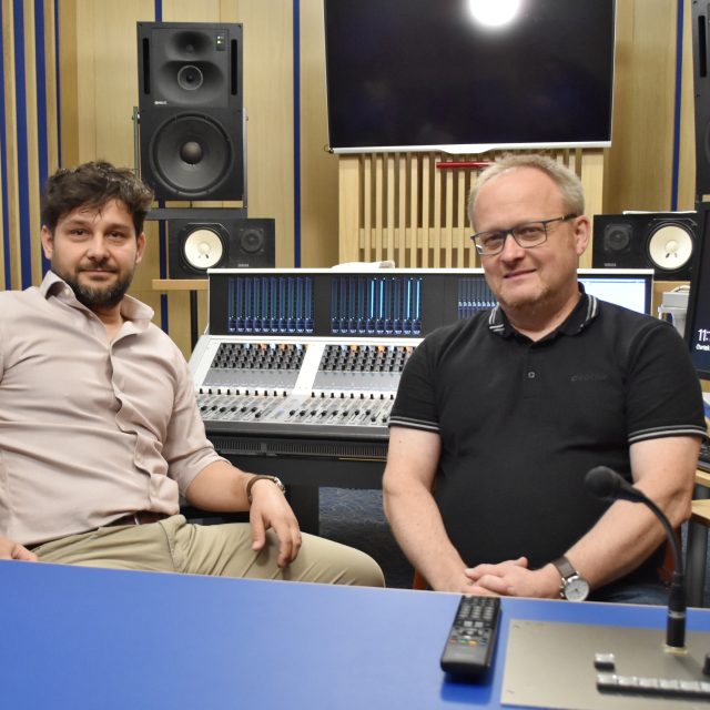 Mistr zvuku Aleš Huber  (vlevo) a folklorista a hudební režisér Jan Rokyta | foto: František Tichý,  Český rozhlas