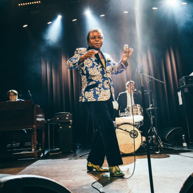 Lee Fieldse se skupinou The Expressions | foto: Profimedia