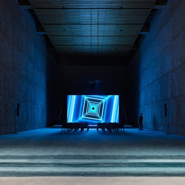 Jeremy Shaw: instalace I can see forever,  König Galerie,  Berlín 2018 | foto: Timo Ohler,  König Galerie