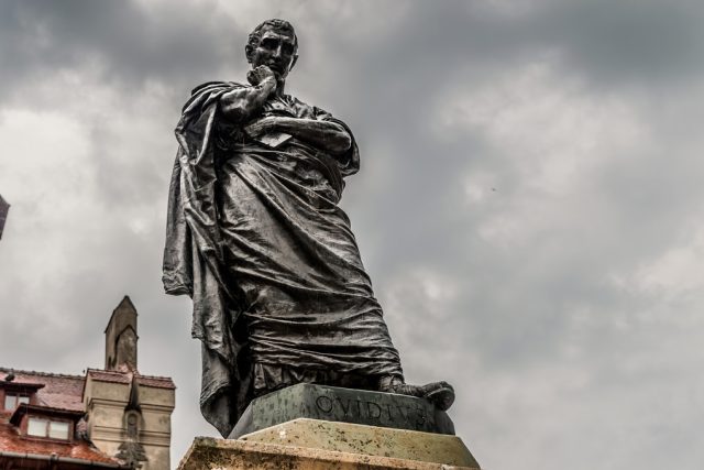Socha Ovidia ve městě Sulmona  (latinsky Sulmo),  kde se básník narodil | foto:  www.bdmundo.com,  flickr.com   ,  CC BY-SA 2.0