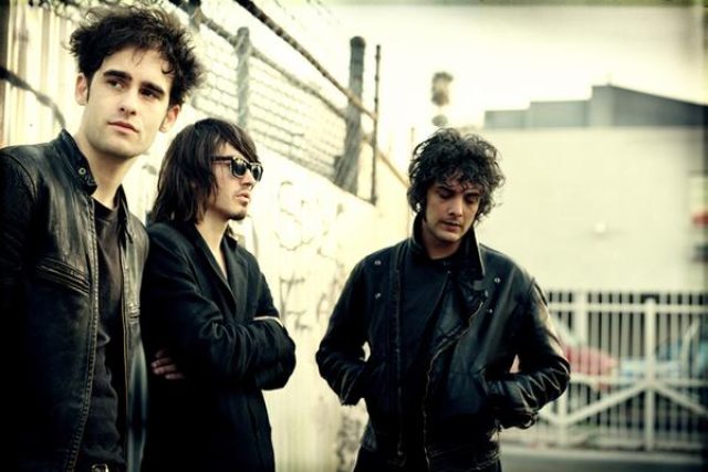 Skupina Black Rebel Motorcycle Club vydala letos své osmé studiové album. Živě ho představí v pražském klubu Roxy 27. června. | foto: Tessa Angus