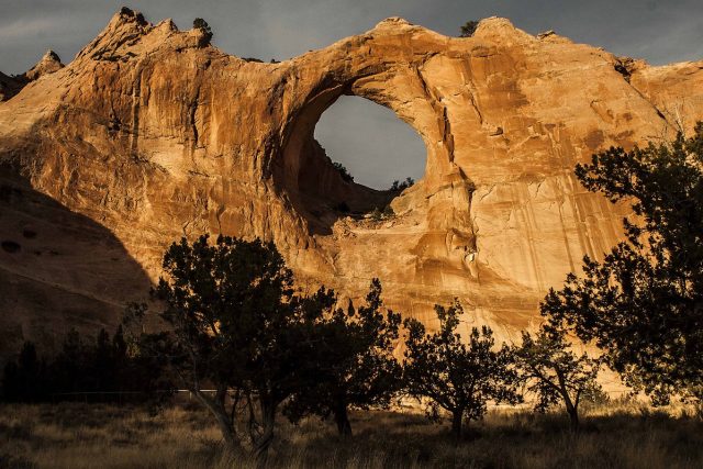 Posvátná skála Navahů Window Rock | foto: Vít Pohanka,  Český rozhlas