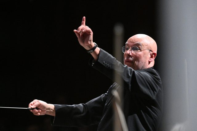 Dirigent Denis Russell Davies | foto: Profimedia