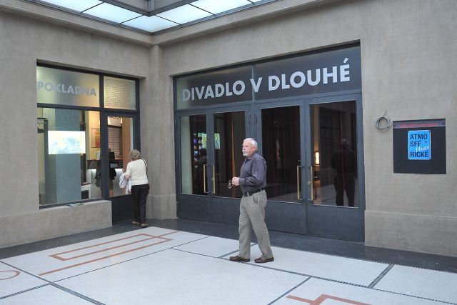 Divadlo v Dlouhé | foto: Filip Jandourek