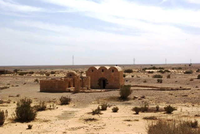 Palác Amra leží uprostřed kamenité pouště asi 80 km východně od Ammánu | foto: Štěpán Macháček,  Český rozhlas