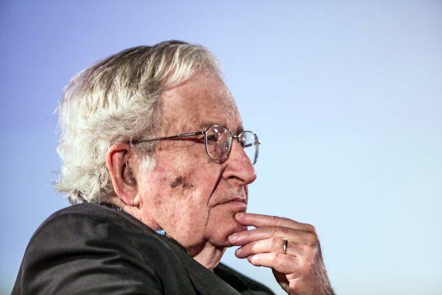 Noam Chomsky během diskuse organizované Univerzitou Palackého v Olomouci | foto: Jiří Salik Sláma