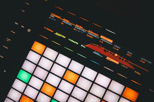 ableton push 2 midi controller | foto: Wes Hicks,  Unsplash