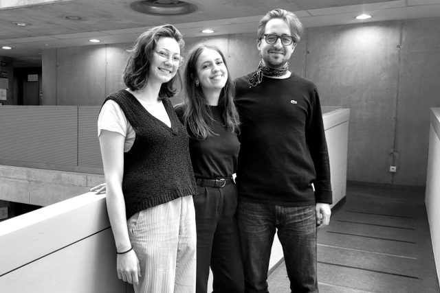 Producentka Barbora Drtílková  (Ta druhá),  producentka Natálie Pavlove  (Vinland,  Mořská sůl) a producent Matěj Paclík  (Mord) v ArtCafé | foto: Anna Mašátová,  Český rozhlas