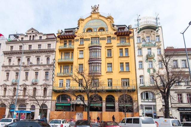 Grandhotel Evropa na Václavském náměstí byl postaven Josefem Schulzem v roce 1872 | foto: Radomír Kočí Prázdné domy