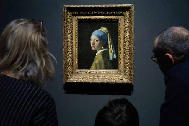 Historicky největší retrospektiva děl jednoho z nejznámějších umělců všech dob,  barokního mistra Jana Vermeera v Amsterdamu | foto: Profimedia