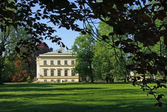 Empírový Nový zámek Kostelec nad Orlicí | foto: archiv Nového zámku Kostelec nad Orlicí