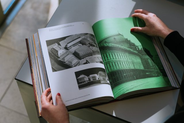 Publikace Architektura 58-89 | foto: Jan Hromádko,  CAMP - Centrum architektury a městského plánování