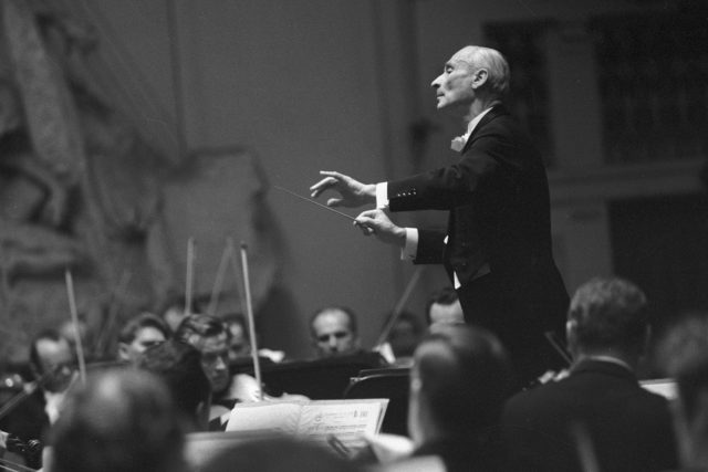 Dirigent Karel Ančerl řídí Českou filharmonii na koncertě festivalu Pražské jaro 1969 | foto: Jan Bárta,  ČTK