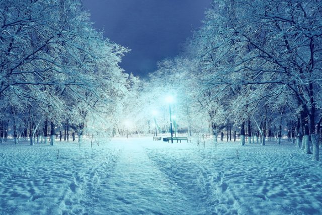 Zima je dar z nebe. Verše Jaromíra Zeminy inspirované zimou,  adventem a vánočním časem | foto: Shutterstock