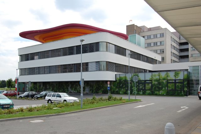 Pavilon pohotovosti a heliport Fakultní nemocnice v Hradci Králové,  2006–2008 | foto: Jakub Potůček,  Český rozhlas