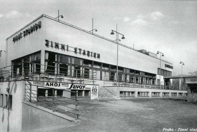 První stadion s umělou ledovou plochou v Československu | foto: Vila Štvanice