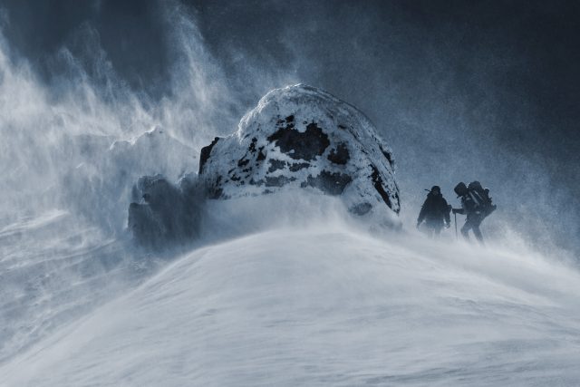 Václav Cibula: Lavina. Jak běží čas člověku,  který se po pádu ohromné sněhové masy ocitne sám? | foto: Shutterstock