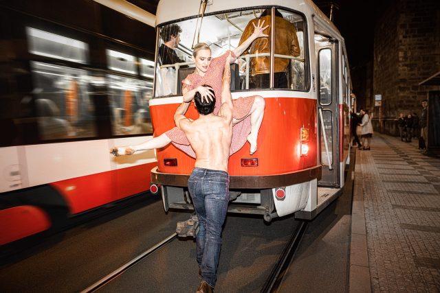 Tramvaj do stanice touha  |  Dekkadancers v Jatkách 78 | foto: Pavel Hejný,  DEKKADANCERS