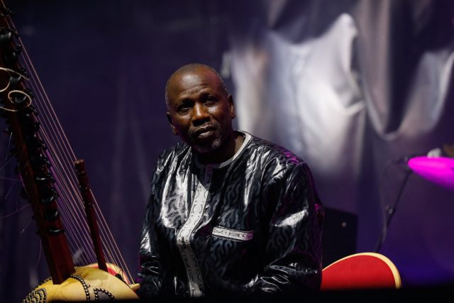 Ballaké Sissoko  |  La Fête de la musique version Fip aux Arènes de Lutèce 2021 | foto: Christophe Clovis,  Profimedia