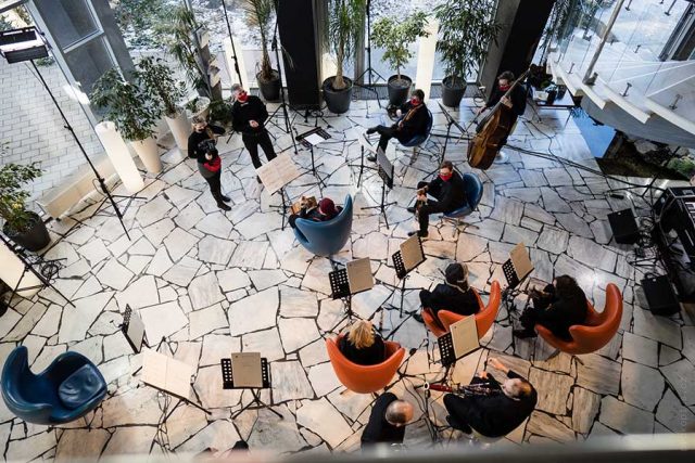 Brno Contemporary Orchestra při natáčení v hotelu Continental | foto: Jan Prokopius,  Český rozhlas