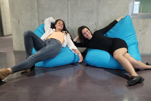 Vendula Wichsová a Angelika Sbouli v ArtCafé | foto: Anna Mašátová,  Český rozhlas