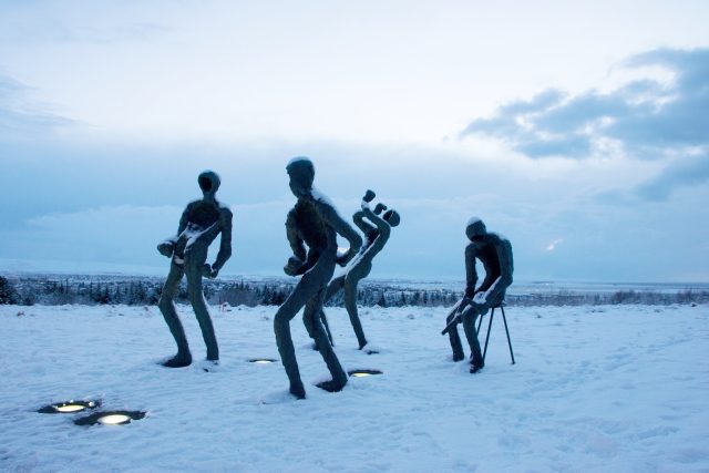 Reykjavík: skulptury před budovou Perlanu | foto: Profimedia