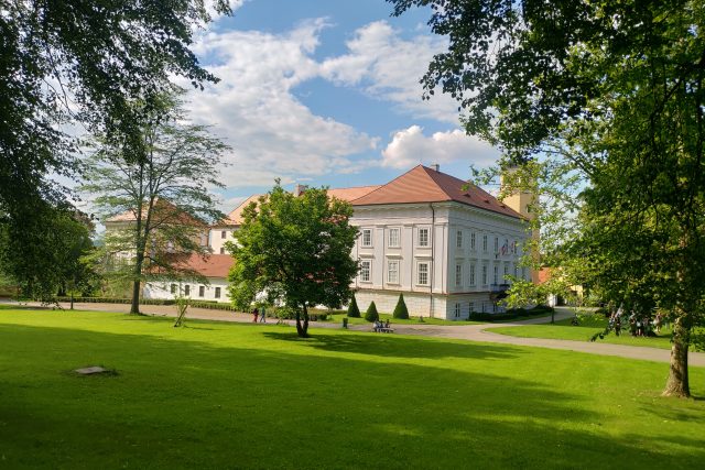 U zrodu parku stáli tehdejší majitelé panství Marie Josefa z Trautsonu a její manžel Karel Josef z Auerspergu. Budovali ho postupně od roku 1755 | foto: Kateřina Havránková,  Český rozhlas