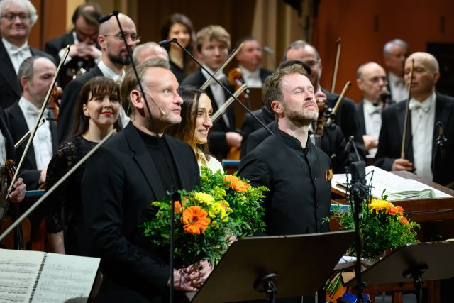 Sébastien Dutrieux,  Audrey Bonnet a Lukáš Vasilek | foto: Petra Hajská,  Pražský filharmonický sbor