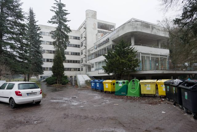 Lázeňský dům Machnáč v Trenčianských Teplicích chátrá | foto: Jakub Potůček